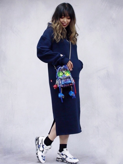 アーバンサンのおすすめレディースコーデ16選 人気色 迷彩スニーカー合わせ方特集 Lamire ラミレ