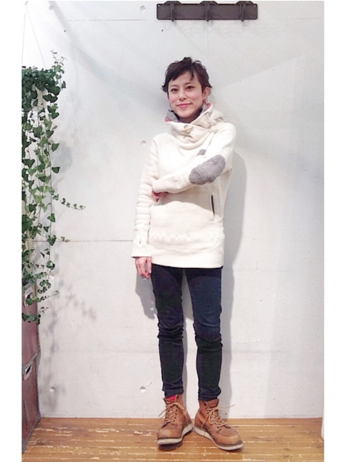 アイリッシュセッターの人気レディースコーデ14選 出かけたくなる組み合わせを紹介 Lamire ラミレ