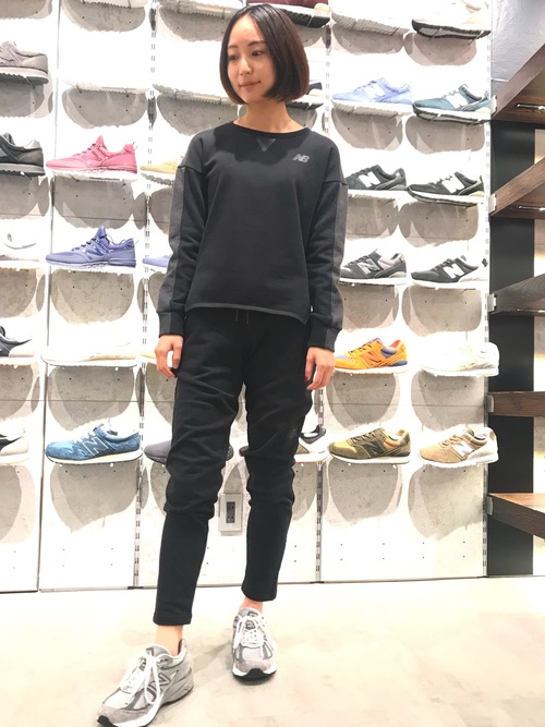 New Balanceのおすすめコーデ11選 大人女子のきれいめ着こなし術を紹介 Lamire ラミレ