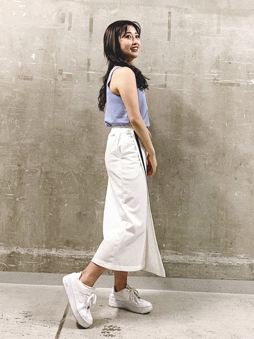 アスレジャーの人気おすすめレディースコーデ18選 おしゃれスポーティーな着こなし Lamire ラミレ