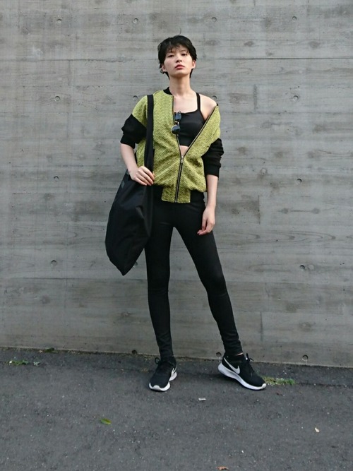 アスレジャーの人気おすすめレディースコーデ18選 おしゃれスポーティーな着こなし Lamire ラミレ