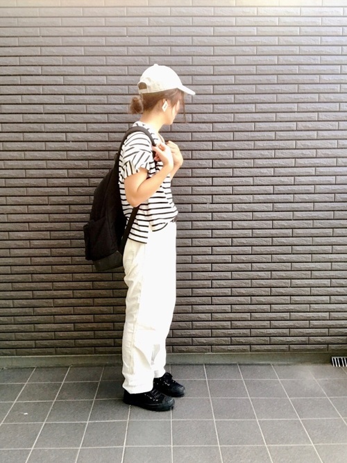 アディダスリュックの人気レディースコーデ選 大人女性のカジュアルコーデを特集 Lamire ラミレ