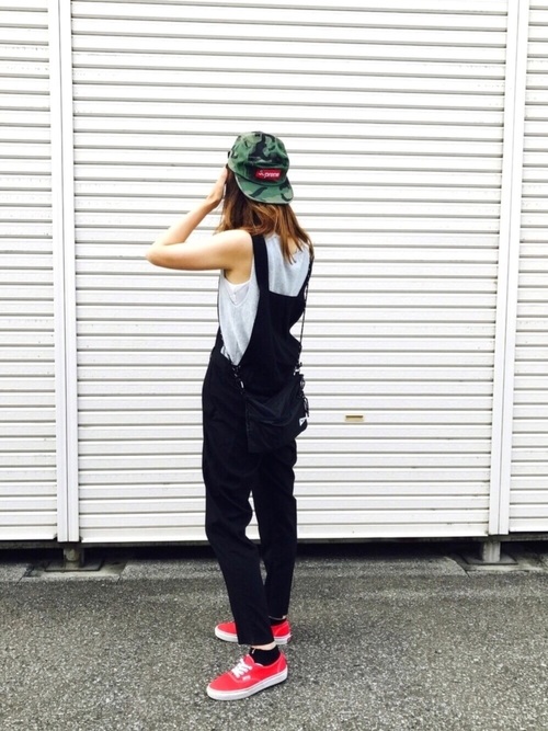 Supremeキャップの人気コーデ13選 プラスワンアイテムでおしゃれ格上げ術 Lamire ラミレ