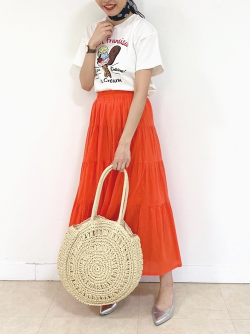 夏のオレンジスカートコーデおすすめ選 大人女子のコーデ術をアップデート Lamire ラミレ