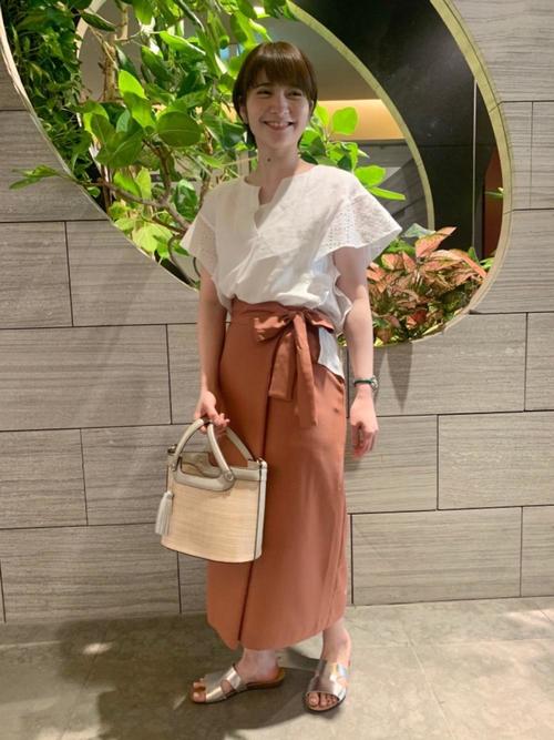 夏のオレンジスカートコーデおすすめ選 大人女子のコーデ術をアップデート Lamire ラミレ