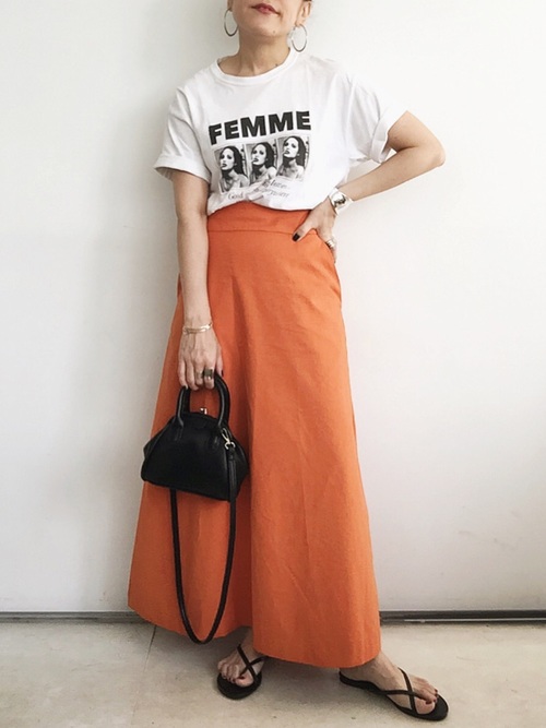 夏のオレンジスカートコーデおすすめ選 大人女子のコーデ術をアップデート Lamire ラミレ
