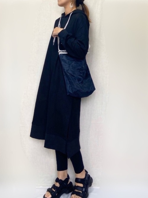 Guのレギンスおすすめコーデ選 ぬけ感が大人かわいい最新の着こなし術を紹介 Lamire ラミレ