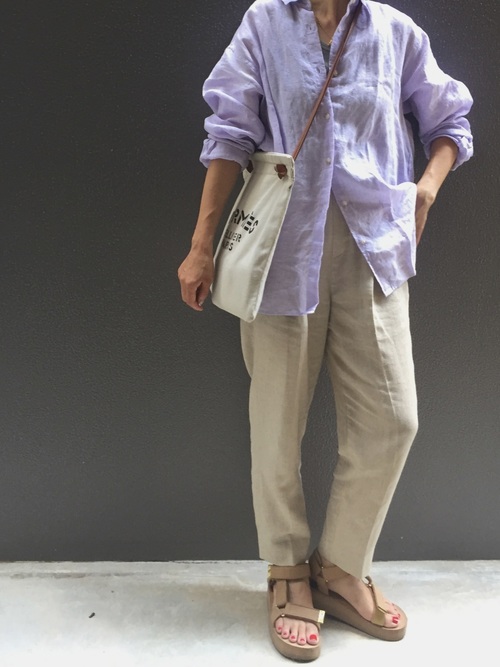 ユニクロのリネンシャツの人気おすすめレディースコーデ15選 爽やかな着こなしを紹介 Lamire ラミレ