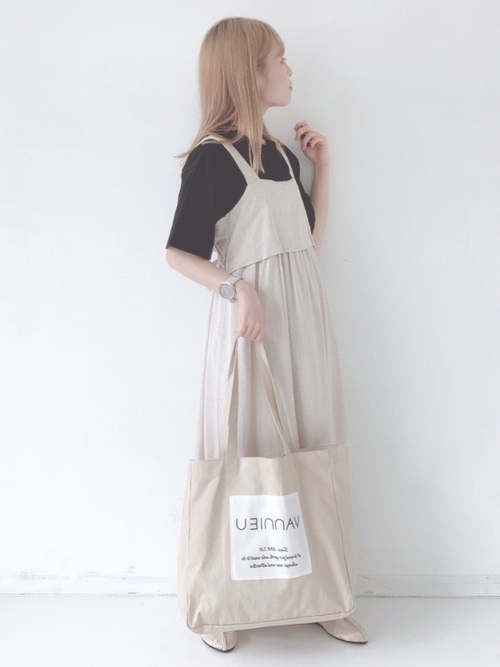 リネンワンピースの人気レディースコーデ選 ナチュラルで可愛い着こなしを紹介 Lamire ラミレ