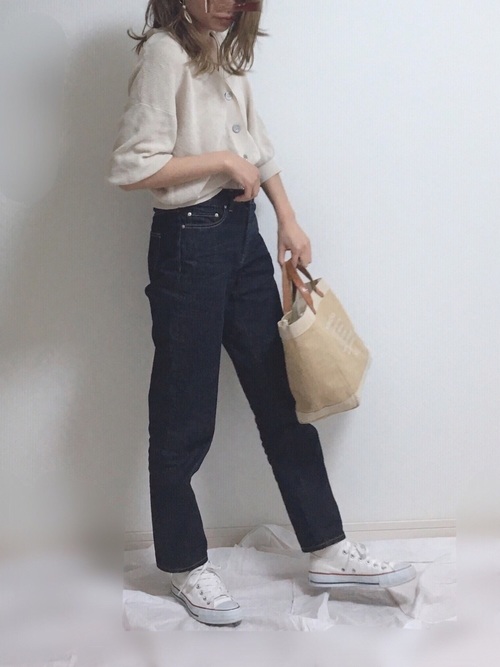 夏の白カーディガンコーデおすすめ選 年代別にスタイルアップな着こなし術を紹介 Lamire ラミレ