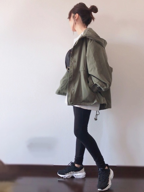 カーキジャンパーのおすすめレディースコーデ選 大人の甘辛ミックスにぴったり Lamire ラミレ