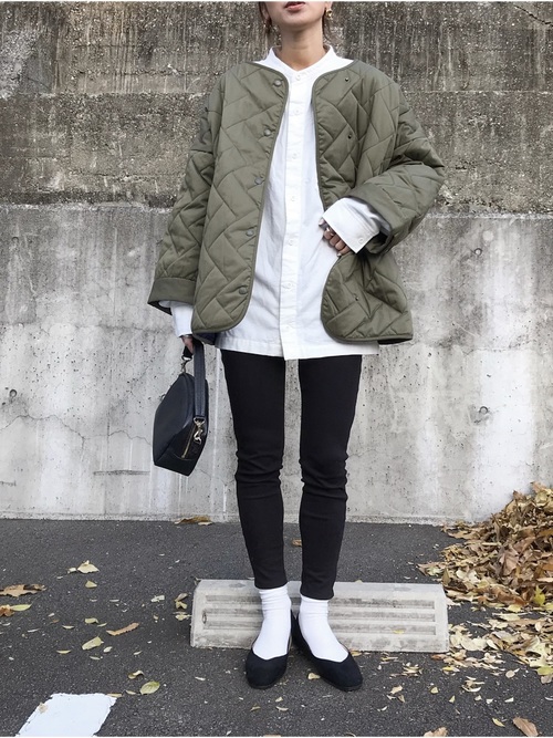 カーキジャンパーのおすすめレディースコーデ選 大人の甘辛ミックスにぴったり Lamire ラミレ