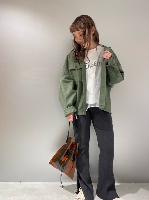 カーキジャンパーのおすすめレディースコーデ選 大人の甘辛ミックスにぴったり Lamire ラミレ