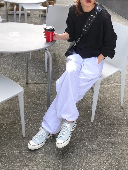 白パンツのおすすめママコーデ選 季節別にすっきり着られるおしゃれスタイル Lamire ラミレ