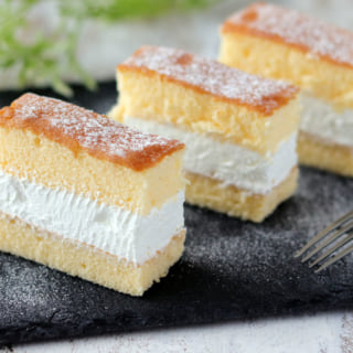 セブンとろ生ケーキクリーミーチーズを3つにカット