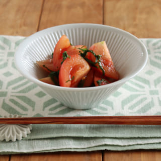 副菜レシピトマトと大葉の和え物
