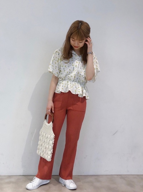 気温32度の日はこんな服装がベスト 暑い日も快適コーデを天気別 アイテム別に紹介 Lamire ラミレ