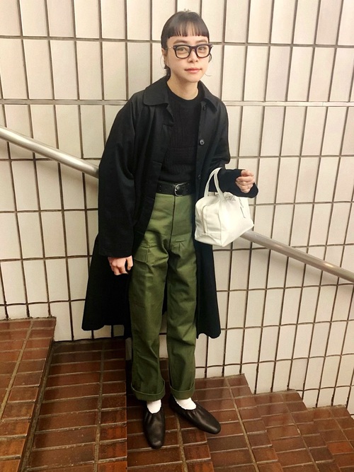 ミリタリーパンツの人気おすすめレディースコーデ15選 大人女性のおしゃれな着こなし Lamire ラミレ