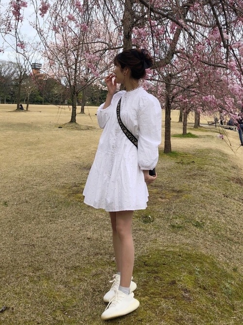 チュニックワンピの人気レディースコーデ19選 センス抜群レイヤードスタイルを特集 Lamire ラミレ