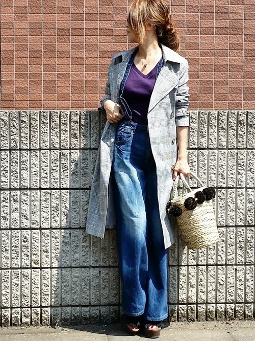 紫tシャツの人気レディースコーデ14選 おしゃれ上級者になれる季節別着こなし術 Lamire ラミレ