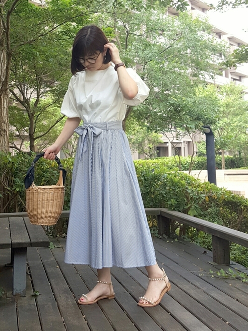 夏の眼鏡コーデおすすめ12選 知的でおしゃれに変身できる着こなし術を特集 Lamire ラミレ