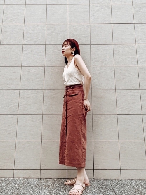 ブラウンタイトスカートの人気レディースコーデ選 今どきのスタイリッシュコーデ術 Lamire ラミレ