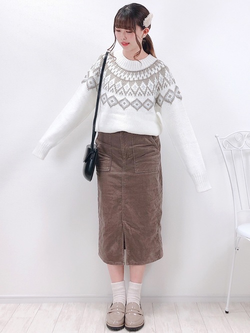 ブラウンタイトスカートの人気レディースコーデ選 今どきのスタイリッシュコーデ術 Lamire ラミレ