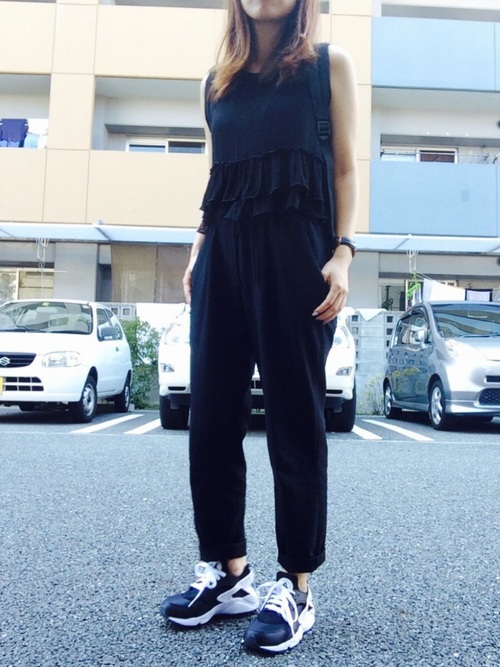 ナイキ エアハラチの人気レディースコーデ18選 センスアップコーデ術を特集 Lamire ラミレ