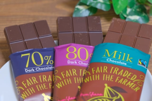 カルディ フェアトレードチョコレート3種類の袋から出した画像