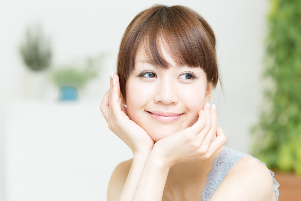 笑顔のきれいな女性