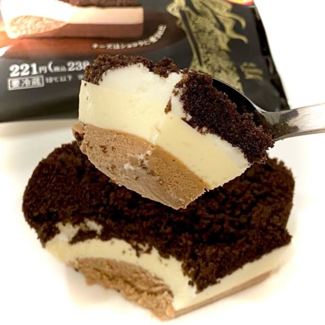 ファミマのショコラチーズケーキ