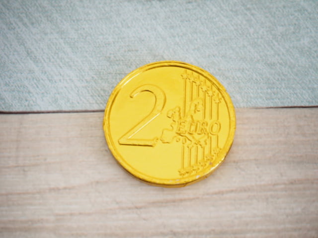 成城石井金貨チョコ表面のデザイン