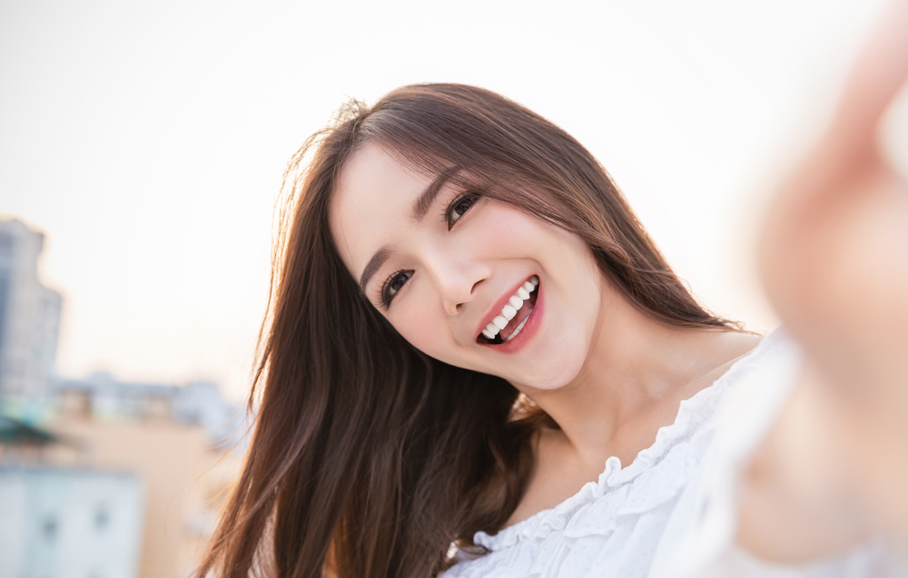 笑顔の素敵な女性