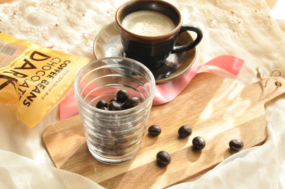 カルディの「コーヒー豆チョコレート」実食画像