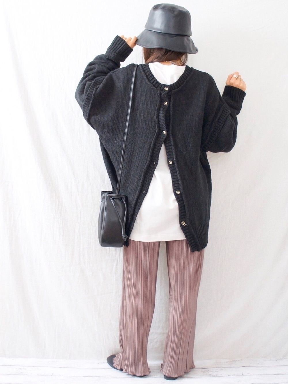 2wayニットにプリーツパンツのコーデ