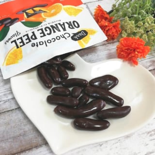 カルディのオレンジピールインダークチョコレートの中身とパッケージ