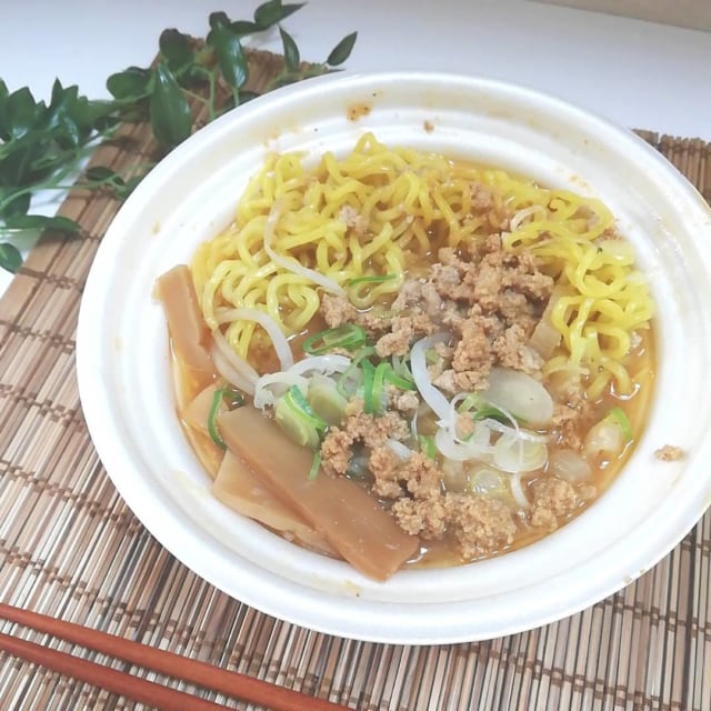 セブンイレブンすみれの濃厚みそラーメンの画像2