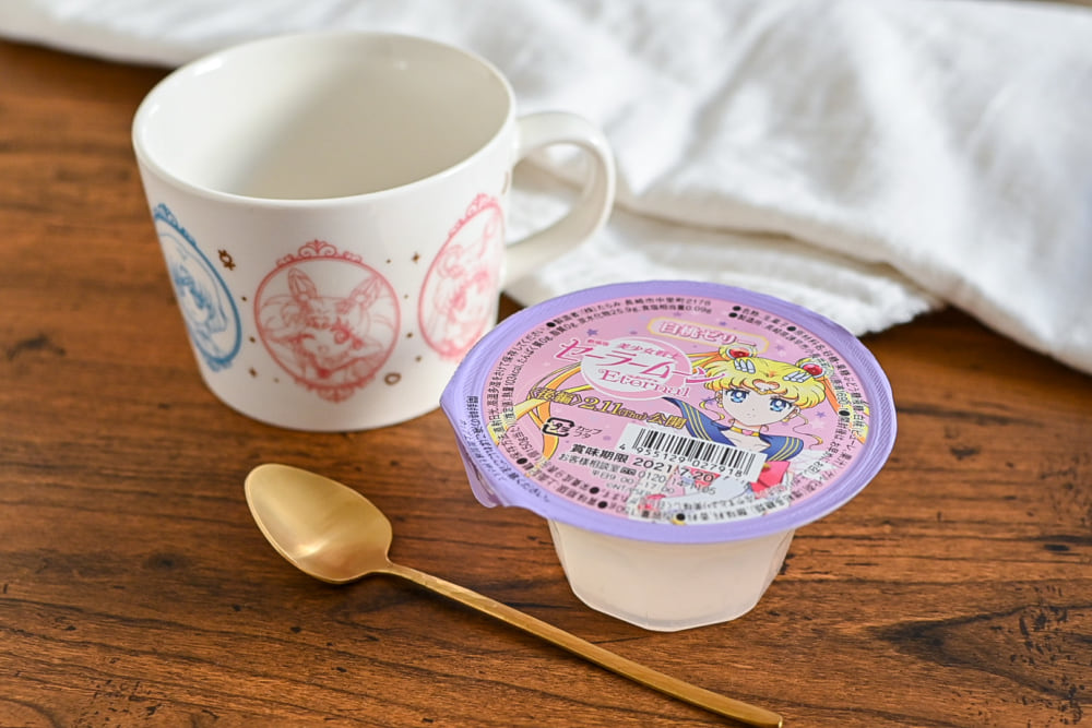 ローソンのセーラームーンマグカップ&白桃ゼリーの全体