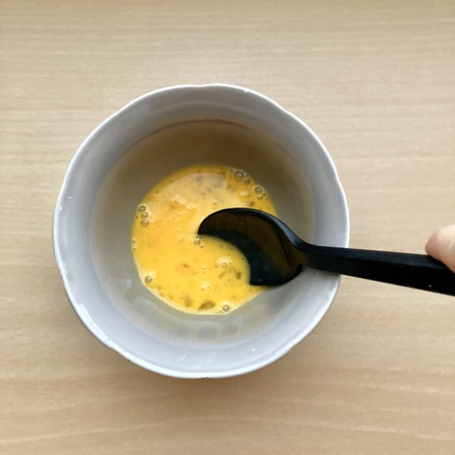 シリコーン調理スプーンのスモールサイズは細かい調理もできるように！