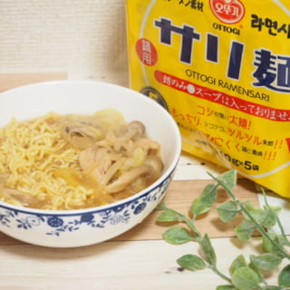 業スーサリ麺パッケージとラーメン