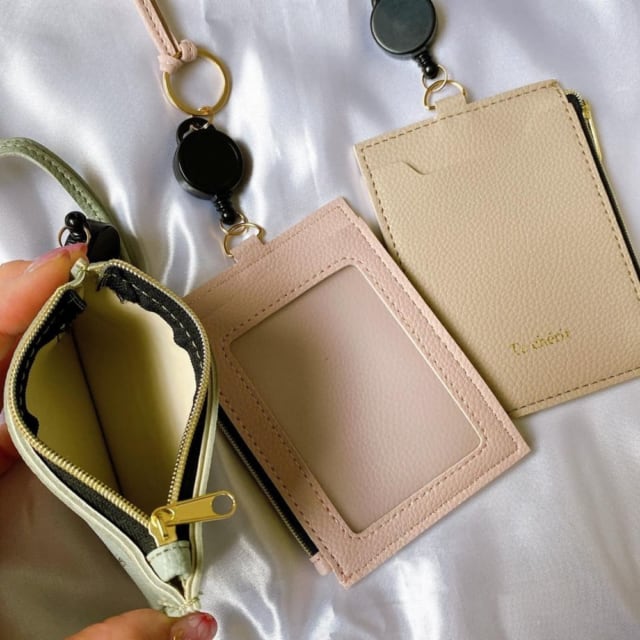 スリーコインズの春カラーアイテム