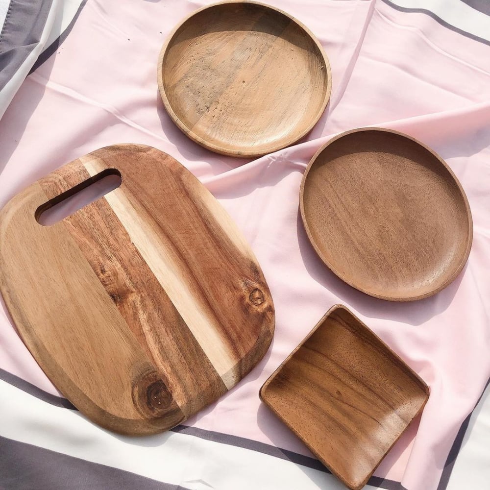 スリーコインズの木製食器の写真