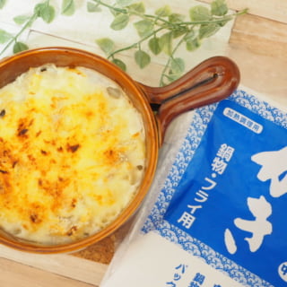 業務スーパーの牡蠣グラタンとパッケージと観葉植物