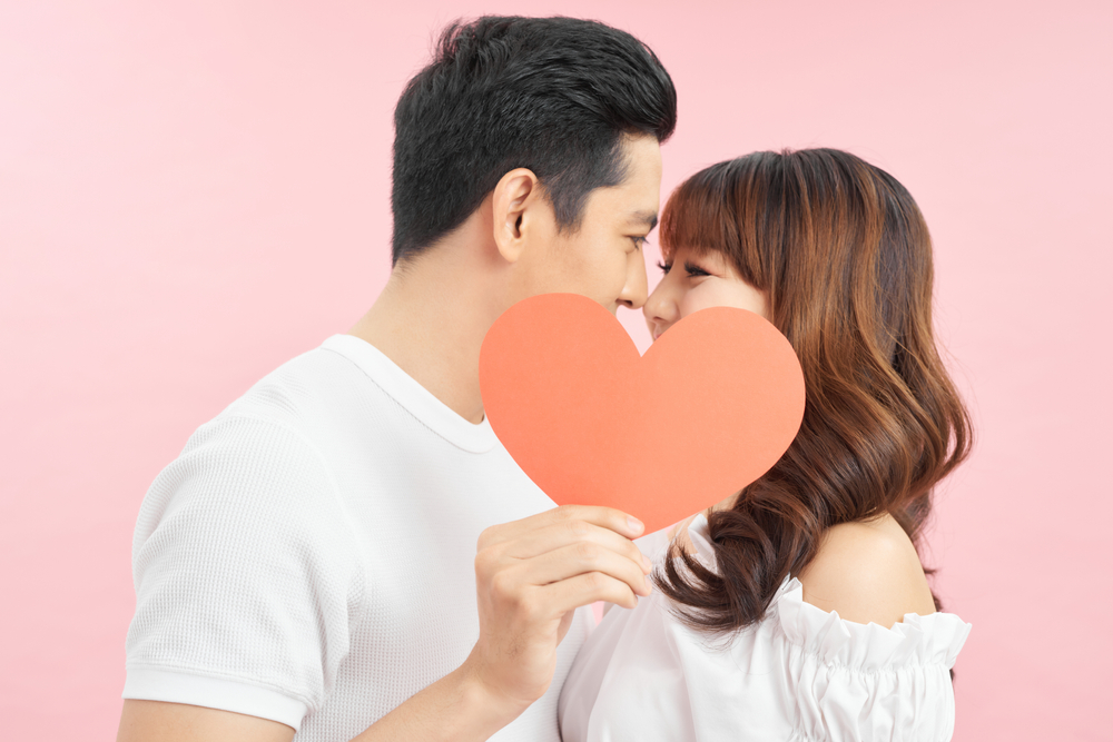 4/12(月) 17:00 何それ可愛すぎるだろ!男性がキュンしちゃう「キス中」のしぐさって?