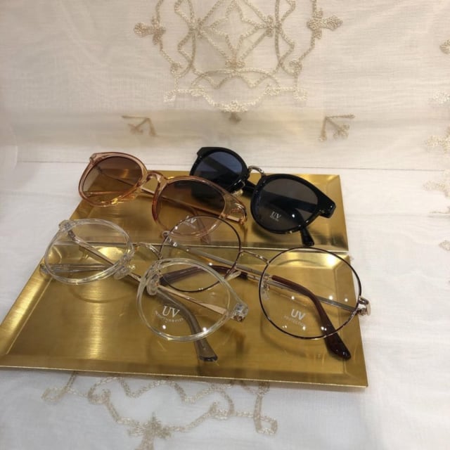 3COINSのサングラスとダテメガネ