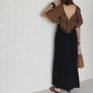 白シャツワンピのインナー集 透けないインナーの選び方 おしゃれな重ね着コーデ術 Lamire ラミレ