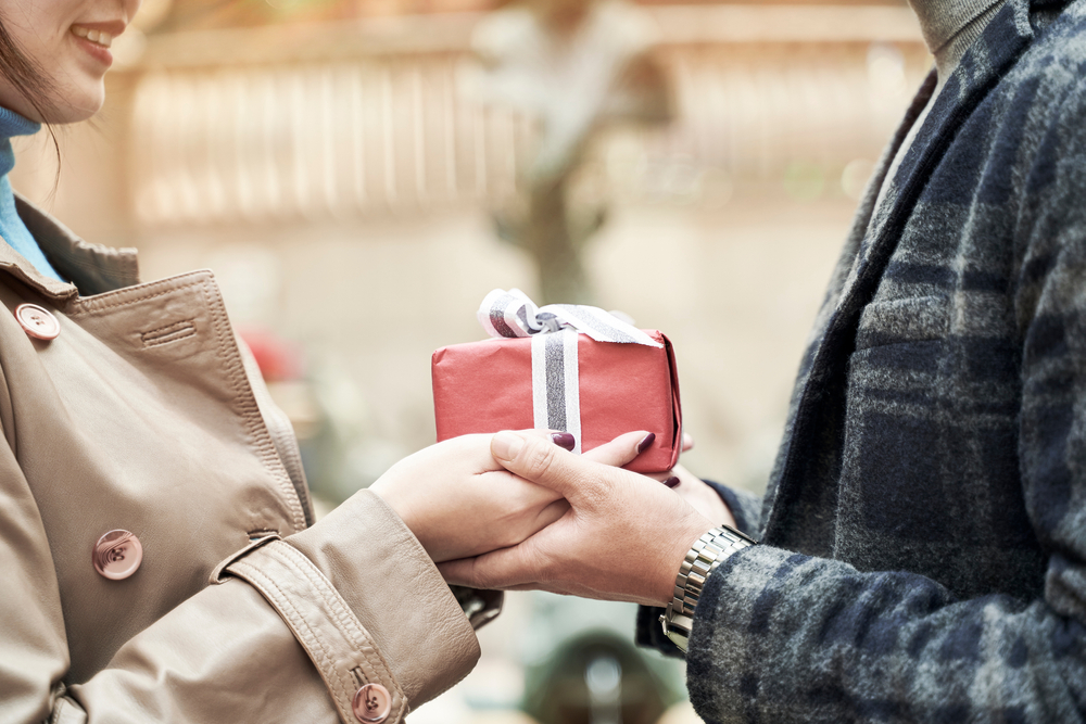 「こんな嬉しいことないよ…♡」彼が思わず感動しちゃう”記念日の過ごし方”って?