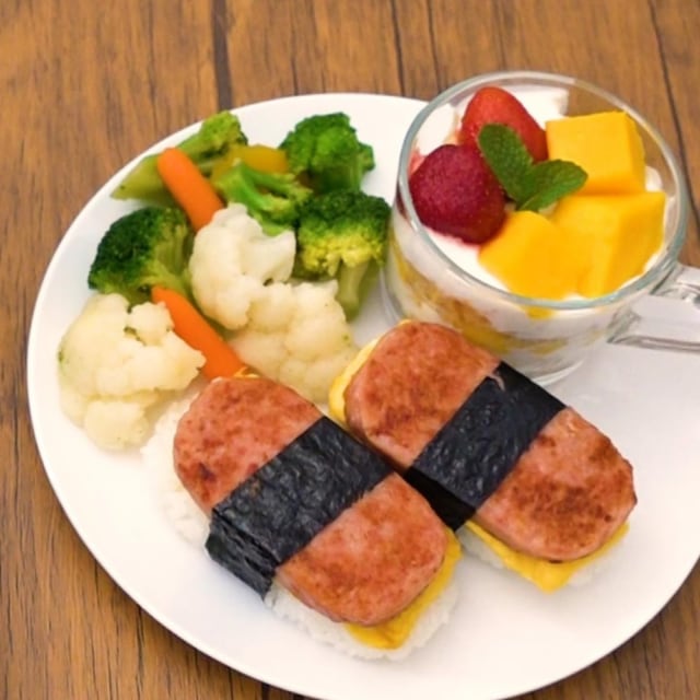 コストコのスパムレスソルトで作ったスパムおにぎりの写真
