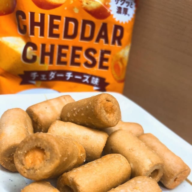 カルディのクラッカーチェダーチーズ味の写真