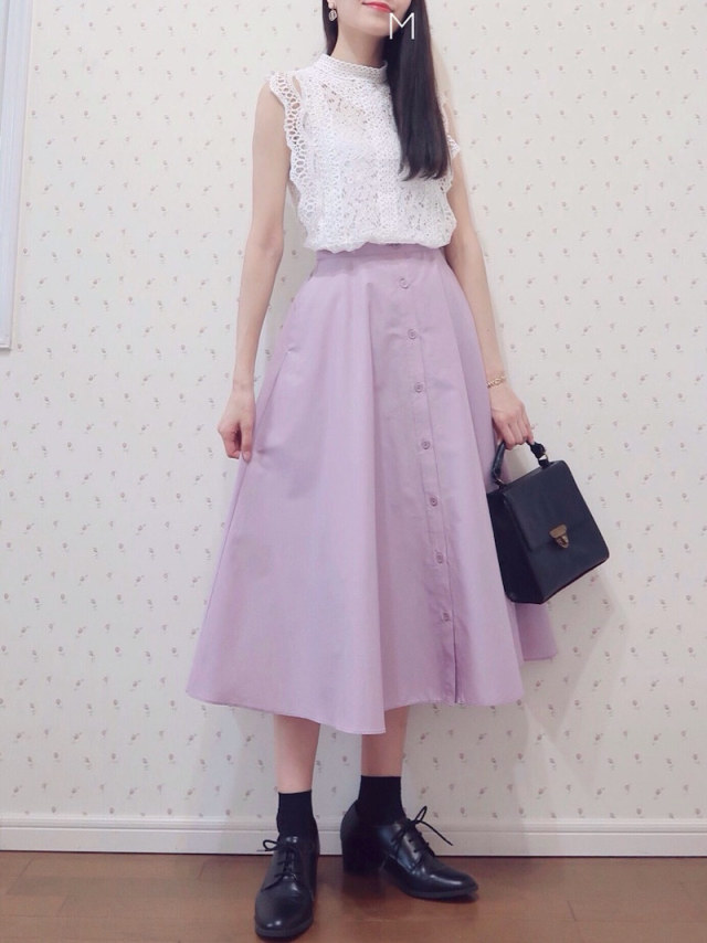 黒髪ロングヘアの 春夏ファッションコーデ 似合う春夏服 着こなし方 2ページ目 Lamire ラミレ